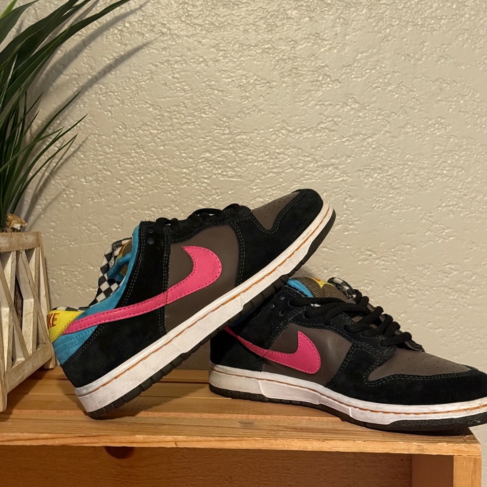 Nike Black and Pink Low-Top Sneakers